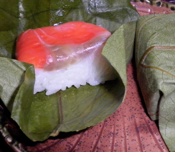 japanese-food-kakinoha-zushi